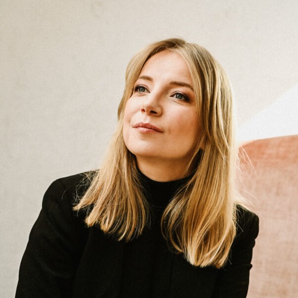 zdjęcie osoby wystawiającej opinie